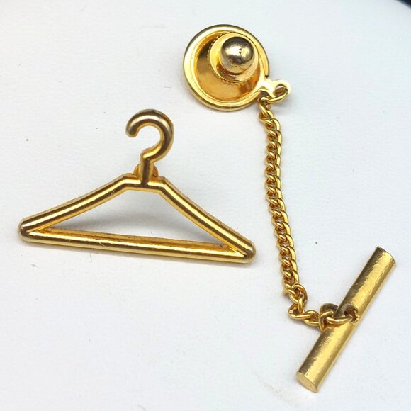 Vintage gold tone coat hanger tie tack lapel pin with chain - Picture 1 of 2